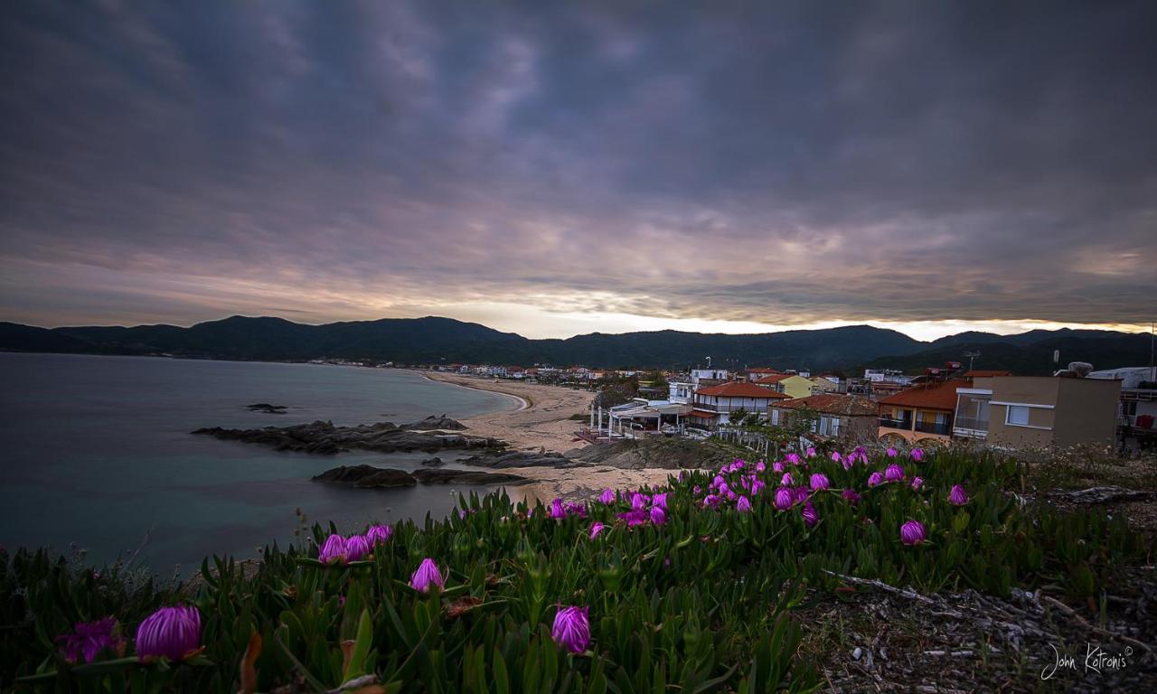 House Kostas On The Beach Sarti Esterno foto