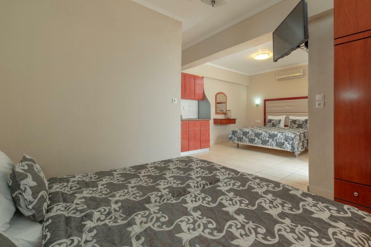 House Kostas On The Beach Sarti Esterno foto